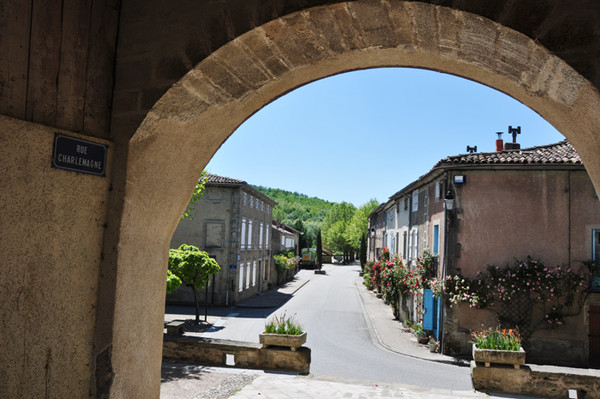 Beau village de Camon