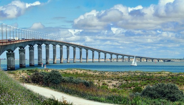 Le pont de l'Île de Ré - France