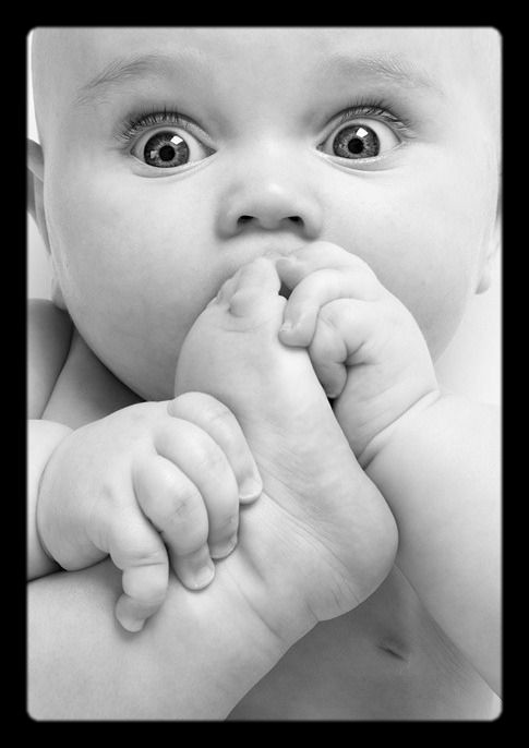 Enfant en noir et blanc