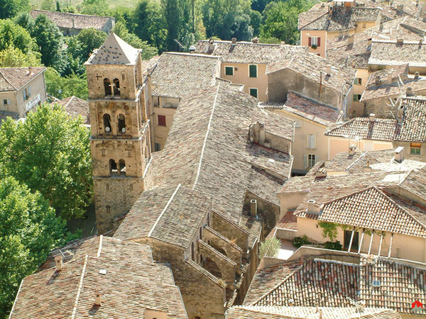   Beau village de Moustiers-Sainte-Marie