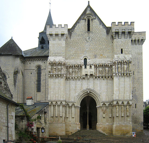 Beau village de Candes-Saint-Martin 