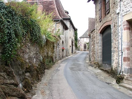 Beau village de Ségur-le-Château