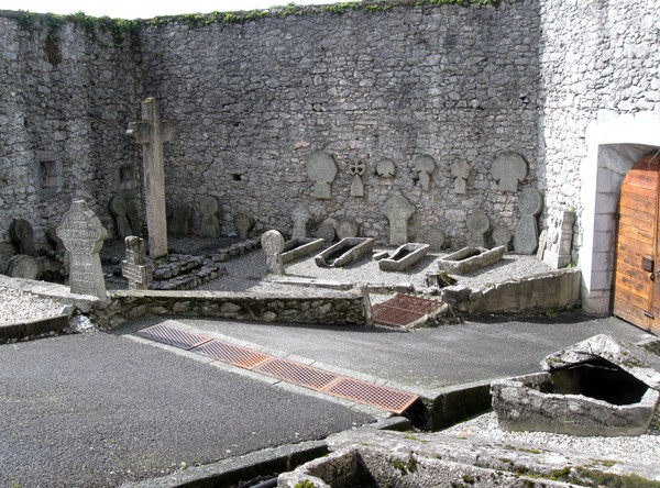  Le Chateau fort et le musée pyrénéen de Lourdes