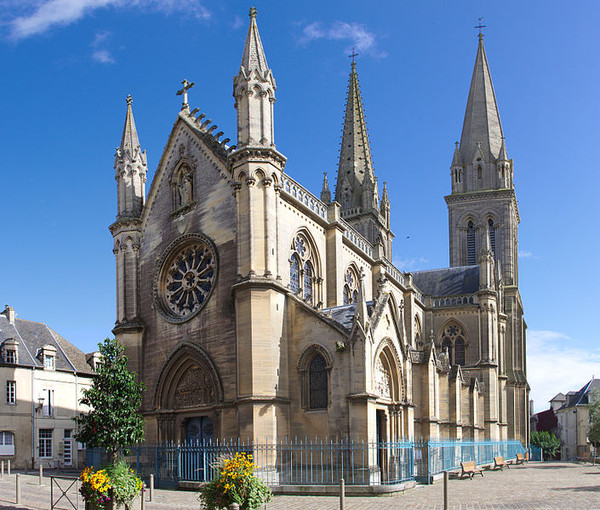 Basilique Notre-Dame de la Délivrande-Douvres la Délivrande