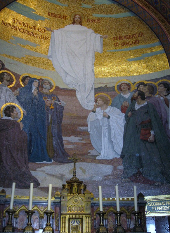   Lourdes- La Basilique Notre-Dame-du-Rosaire.