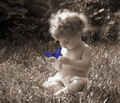 Enfant en noir et blanc