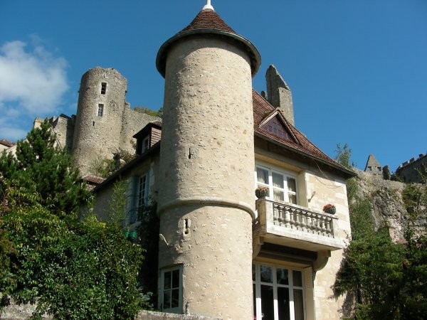 Beau village de Angles-sur-l'Anglin