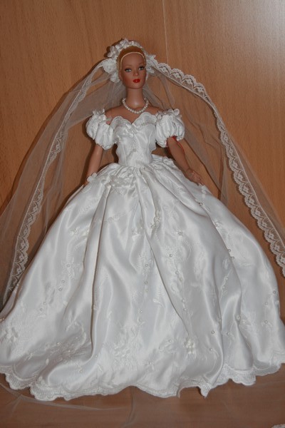 Poupée mariée