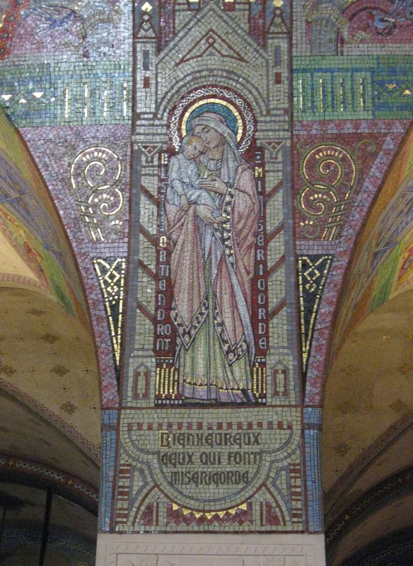 Lisieux - La Basilique Ste Thérèse - La Crypte 