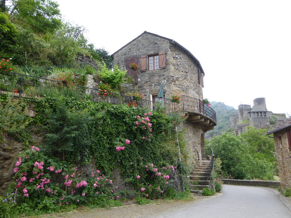 Beau village de Brousse le Château