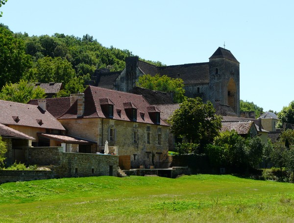 Beau village de Saint-Amand-de-Coly