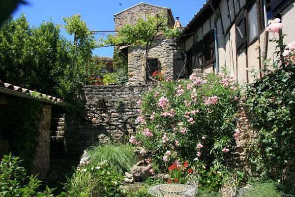 Beau village de Puycelsi