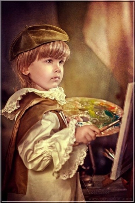 Enfant en peinture