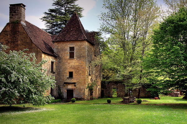 Beau village de Saint-Léon-sur-Vézère