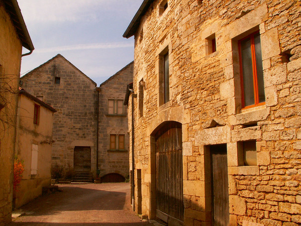 Beau village de Flavigny sur Ozerain