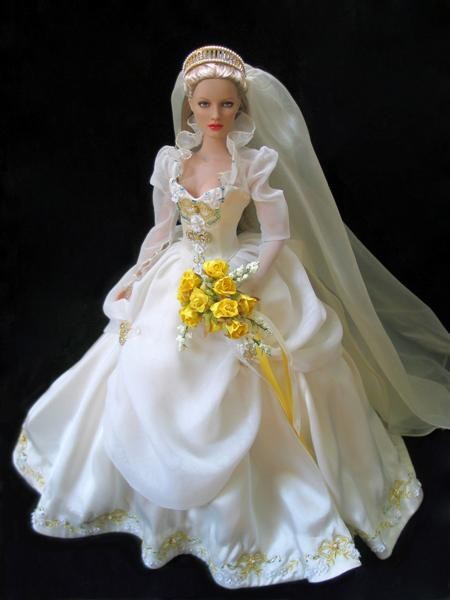 Poupée robe de mariée