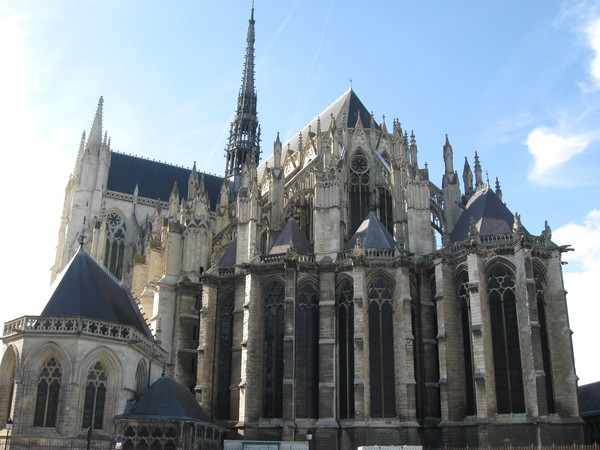 Amiens  vu en caléche