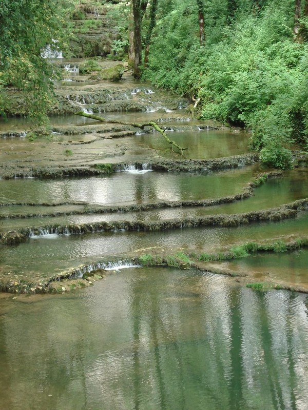 Beau village de Baume-les-Messieurs 