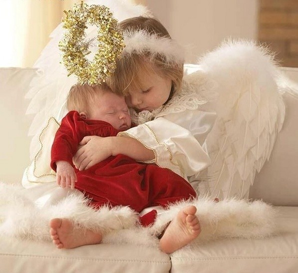 Bébé  Noël et son ange gardien
