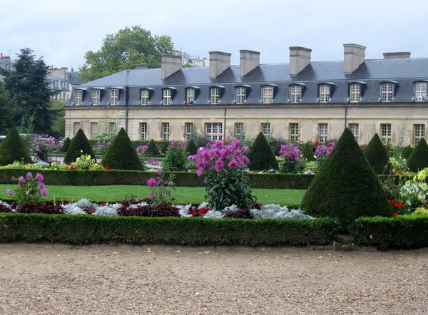 Paris- Le jardin des Invalides