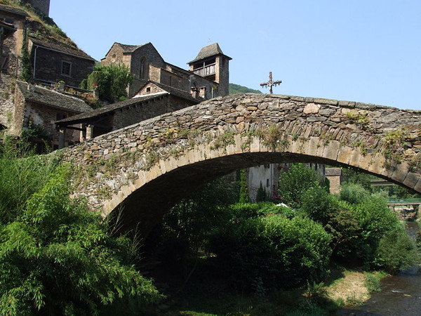 Beau village de Brousse le Château