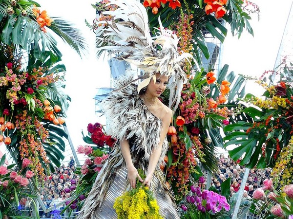 Carnaval de Nice - La bataille de fleurs