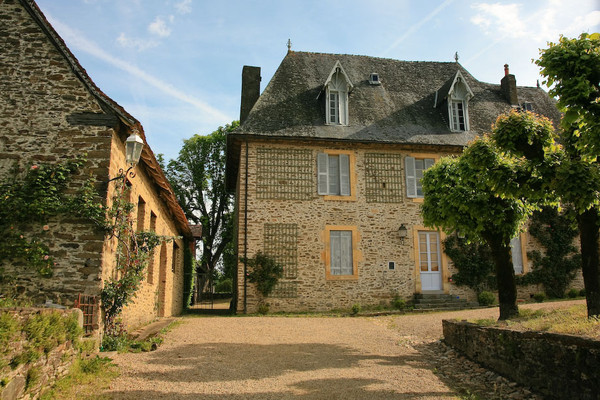 Beau village de Ségur-le-Château