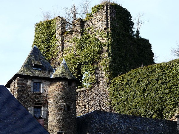 Beau village de Ségur-le-Château