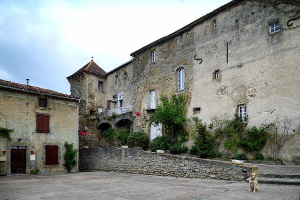 Beau village de Camon