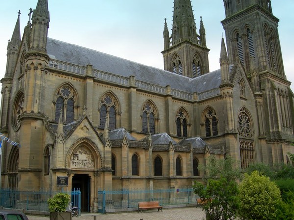 Basilique Notre-Dame de la Délivrande-Douvres la Délivrande