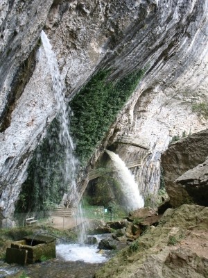 Beau village de Baume-les-Messieurs 