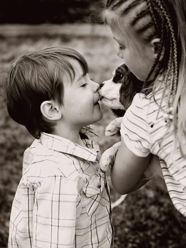 Enfants en noir et blanc