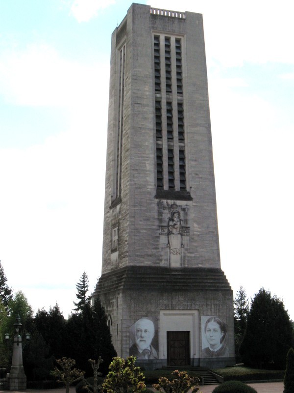 Basilique Sainte-Thérèse de Lisieux