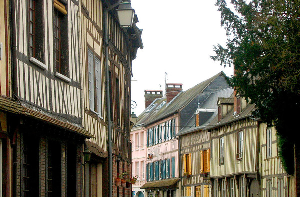 Beau village de Lyons-la-Forêt 