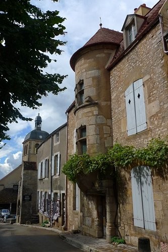 Beau village de Vézelay