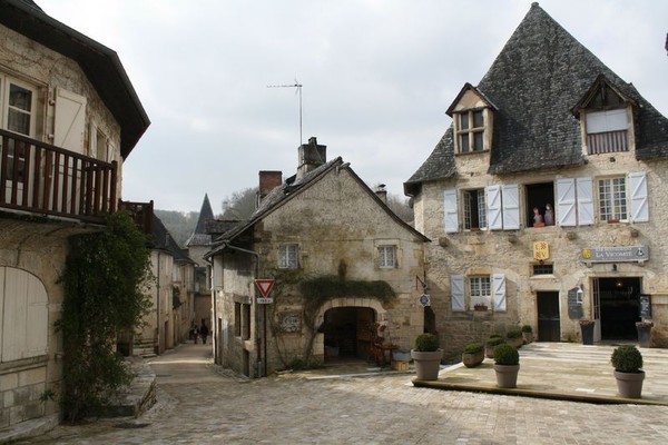 Beau village de Turenne