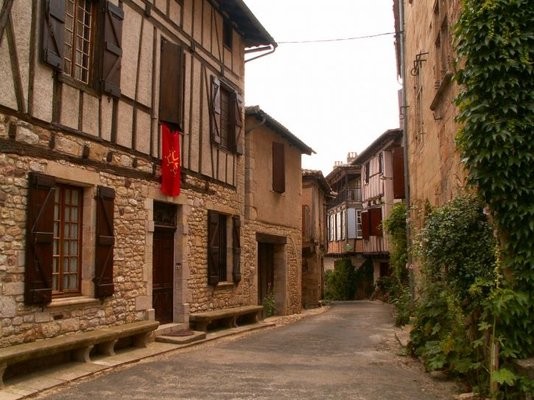 Beau village de Puycelsi