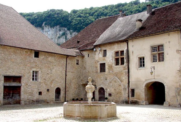 Beau village de Baume-les-Messieurs 