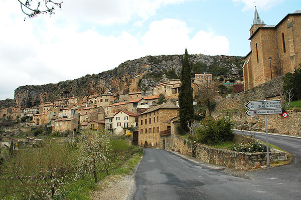 Beau village de Peyre