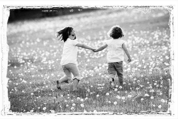 Enfant en noir et blanc