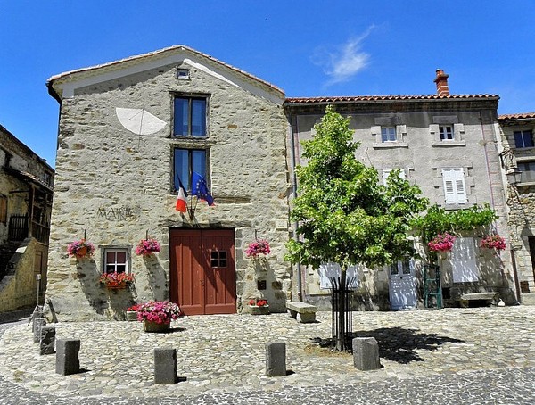 Beau village de  Lavaudieu