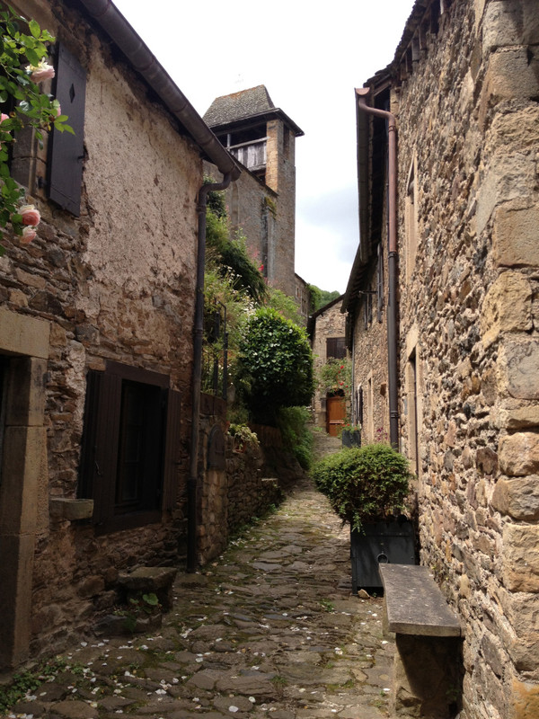 Beau village de Brousse-le-Château