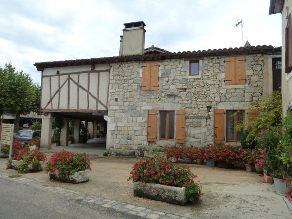 Beau village de Fourcès