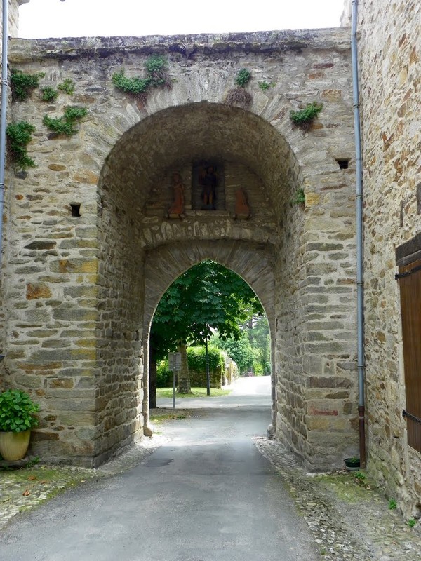 Beau village de  Sauveterre-de-Rouergue