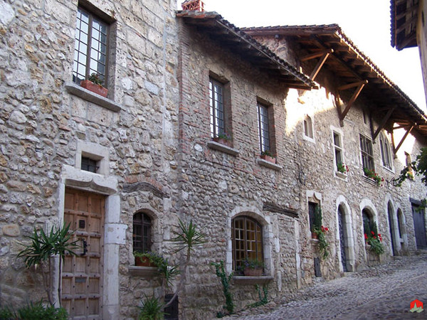 Beau village de Pérouges