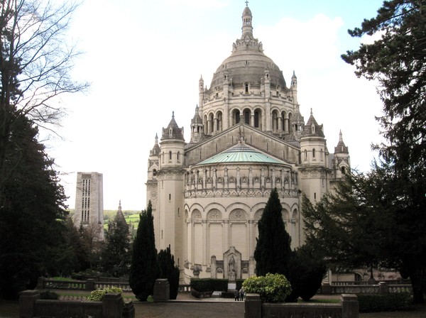 Lisieux - La Basilique sainte Thérèse 