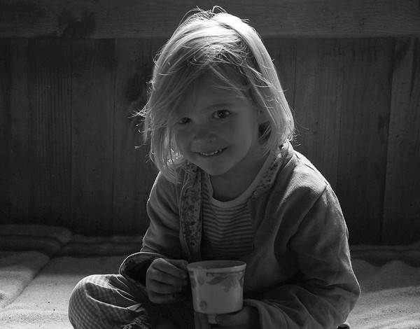 Enfant en noir et blanc