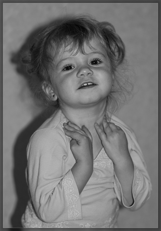 Enfant en noir et blanc