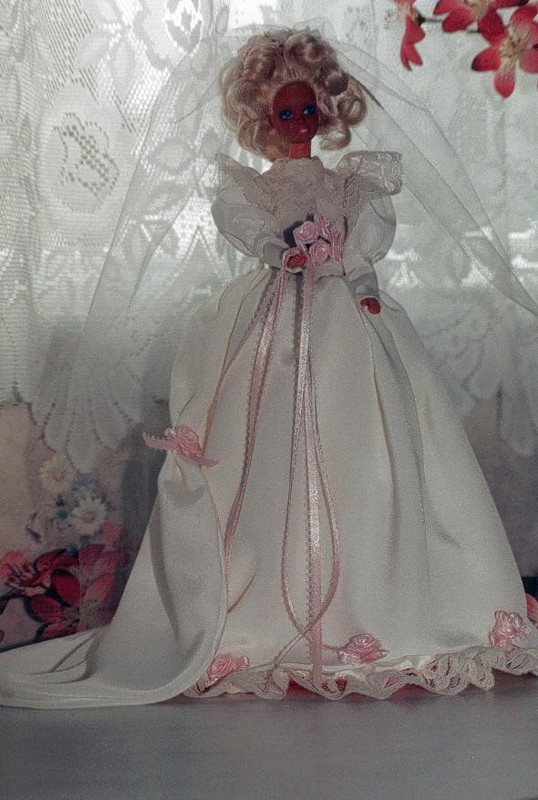 Poupée robe de mariée