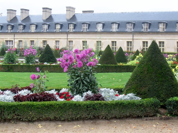 Paris - Le jardin des invalides 